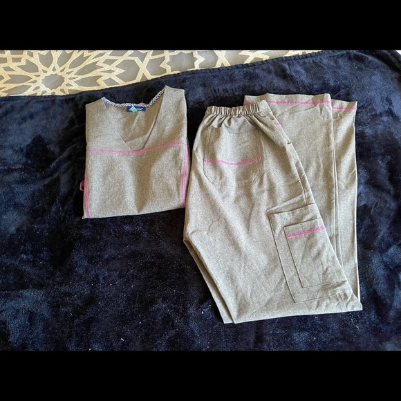 Scrubs - Picture 2 of 14